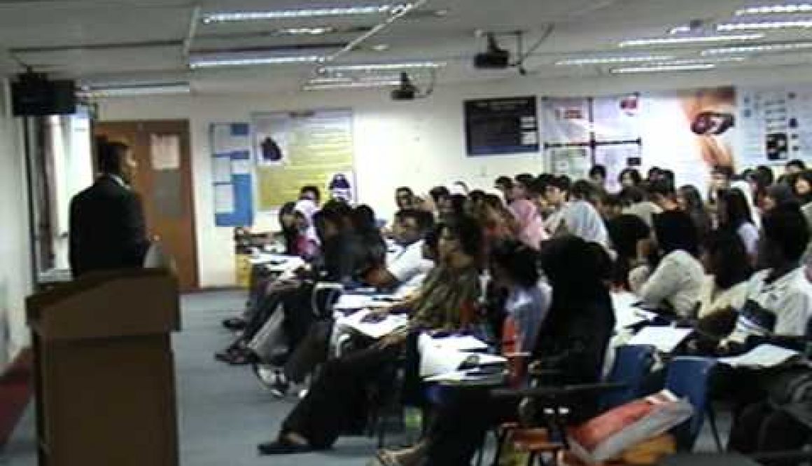 Pusat Tuisyen Rakan – Jovial teacher and makes a subject very interesting for students